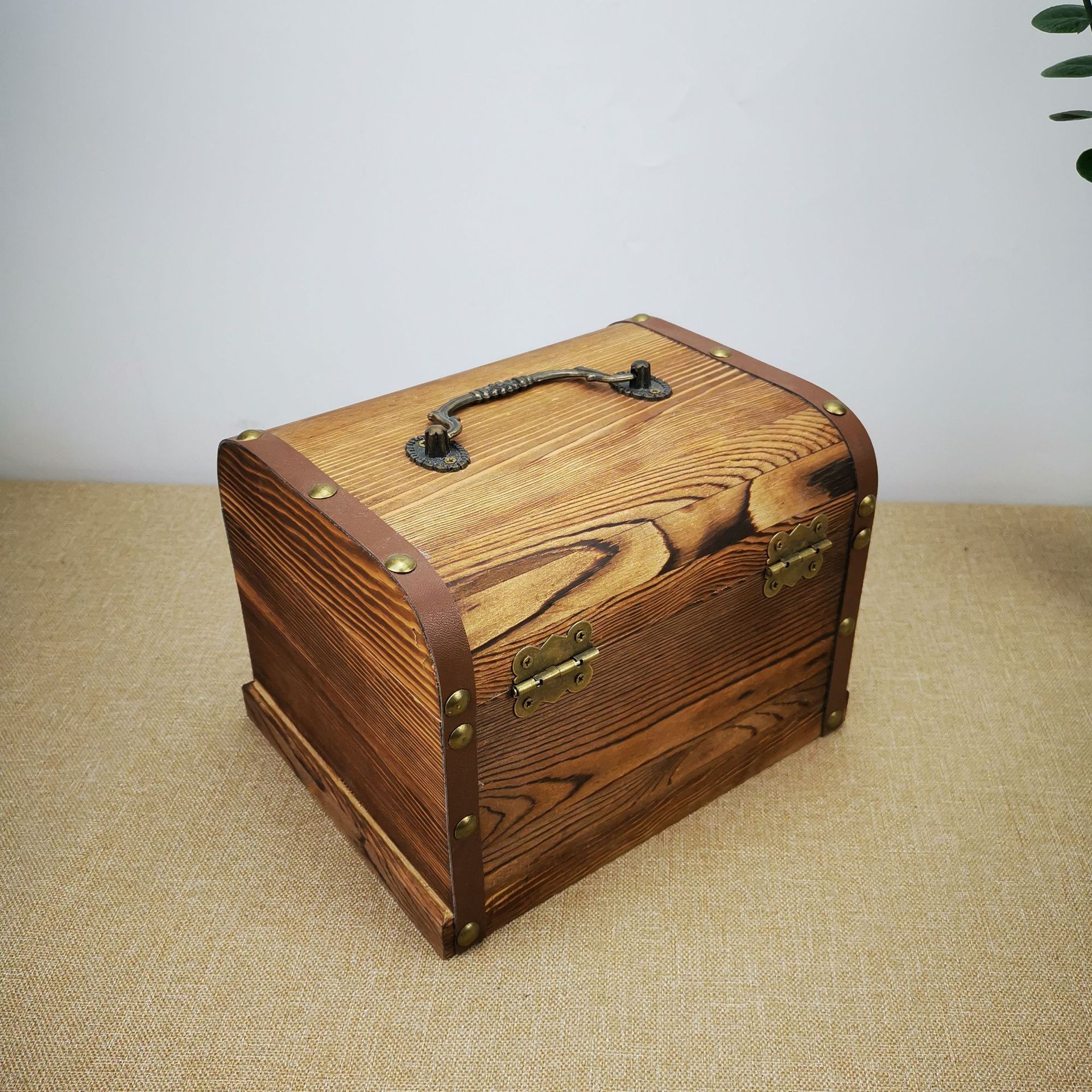 直销批发创意复古木质中式仿古梳妆盒首饰盒带锁储物箱收藏百宝箱