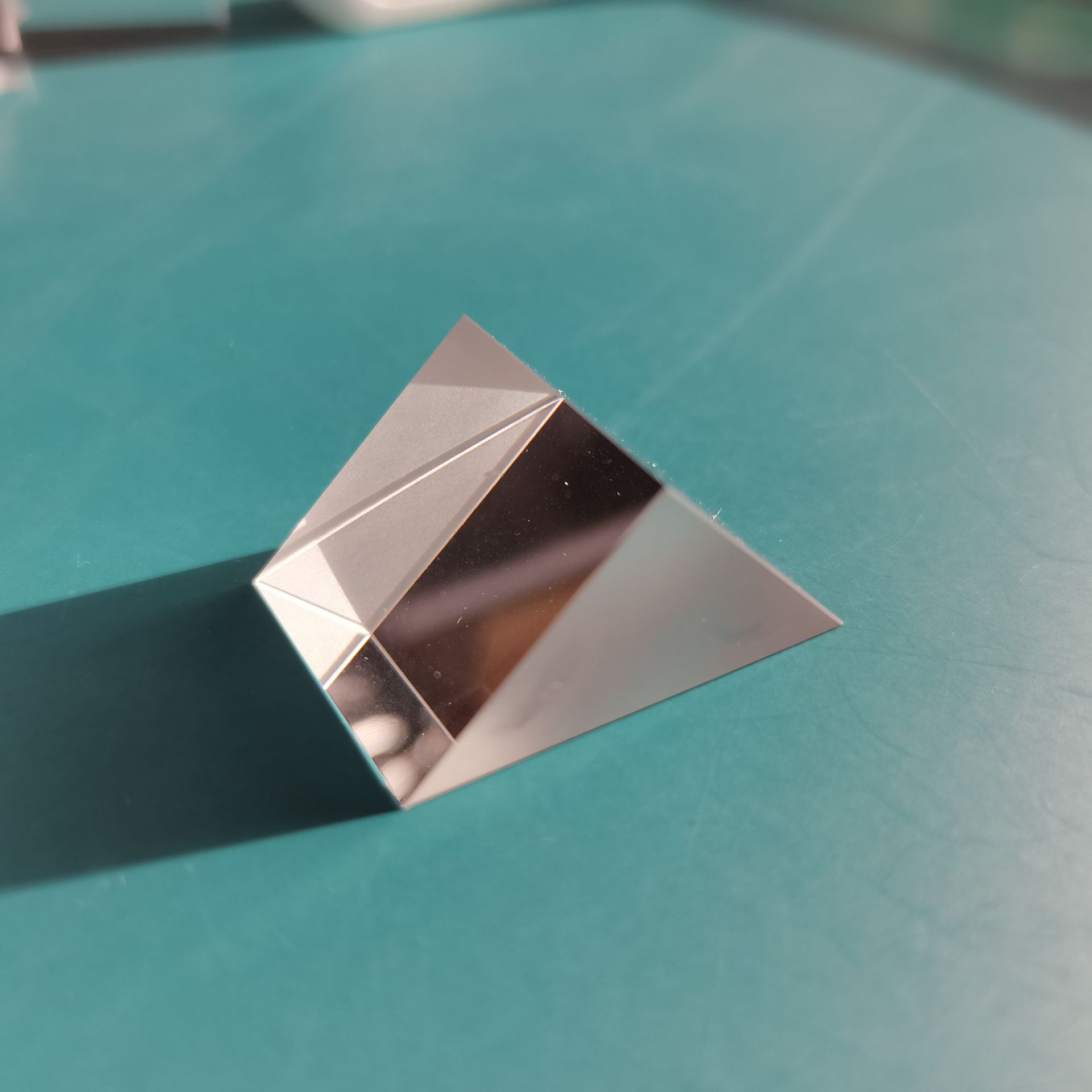 k9或石英玻璃30mm等腰直角棱镜来图加工