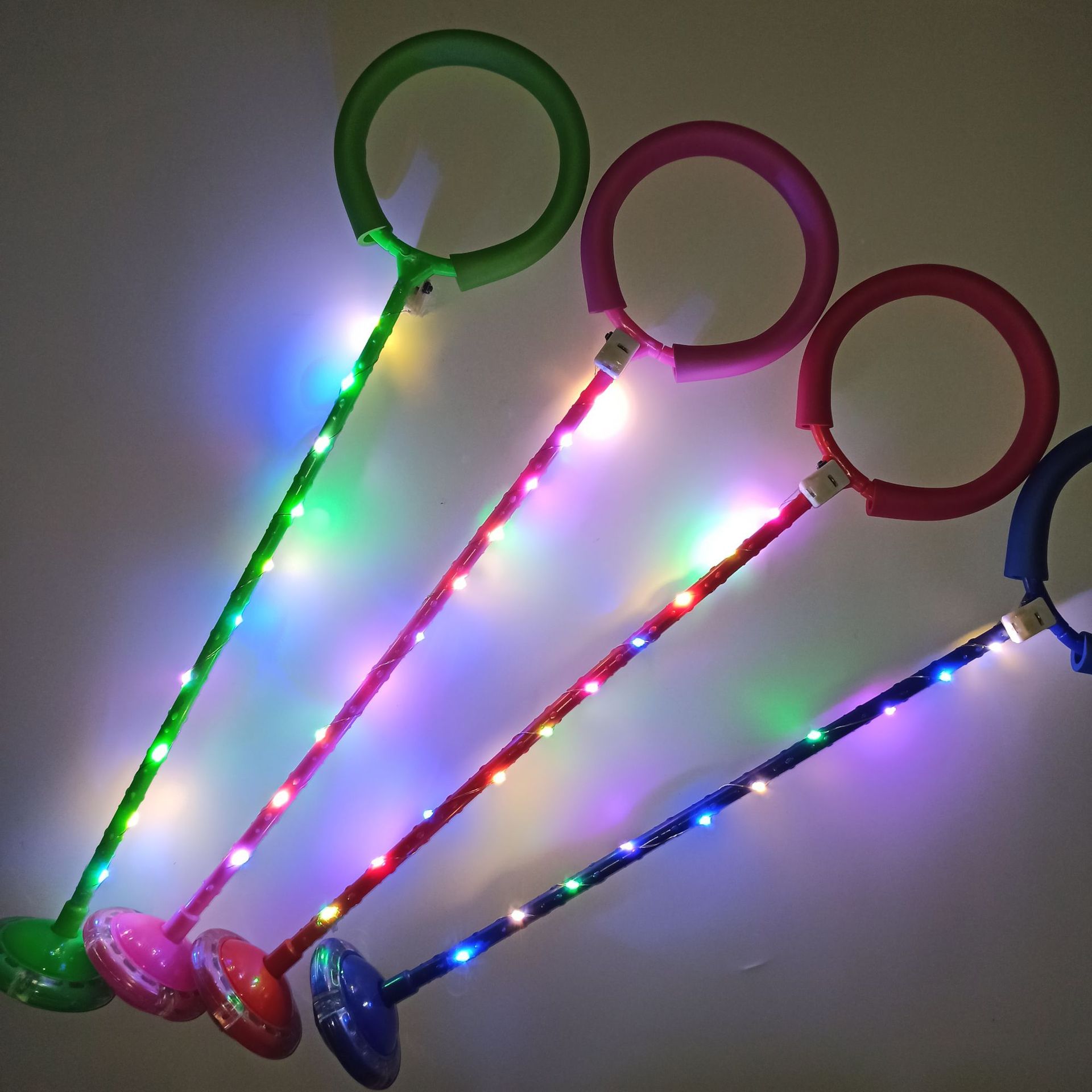 热卖闪光跳 qq炫舞 闪光甩甩球 发光健身球 发光甩甩球 健身器材