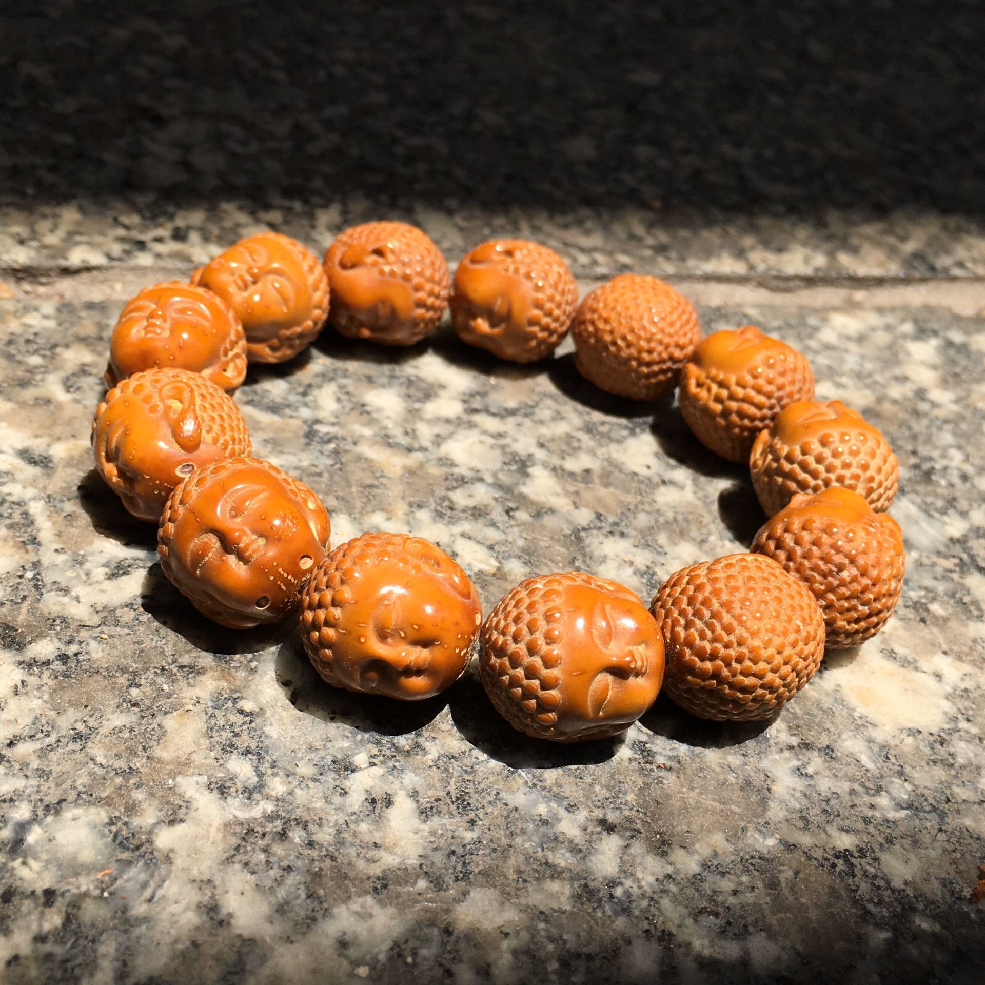 厂家供应紫金鼠宝宝佛手串 紫金鼠雕刻宝宝佛 招财鼠菩提手串