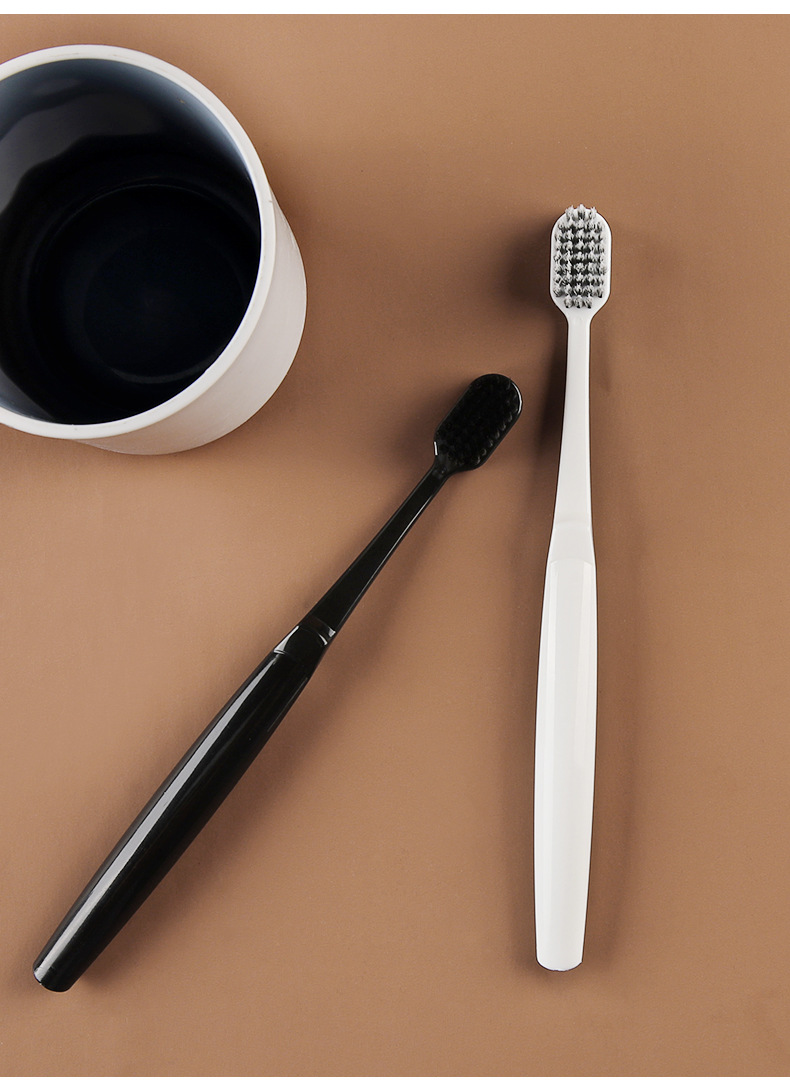 成人螺旋丝大头牙刷两支装黑白配情侣家用宽头细软毛牙刷现货批发