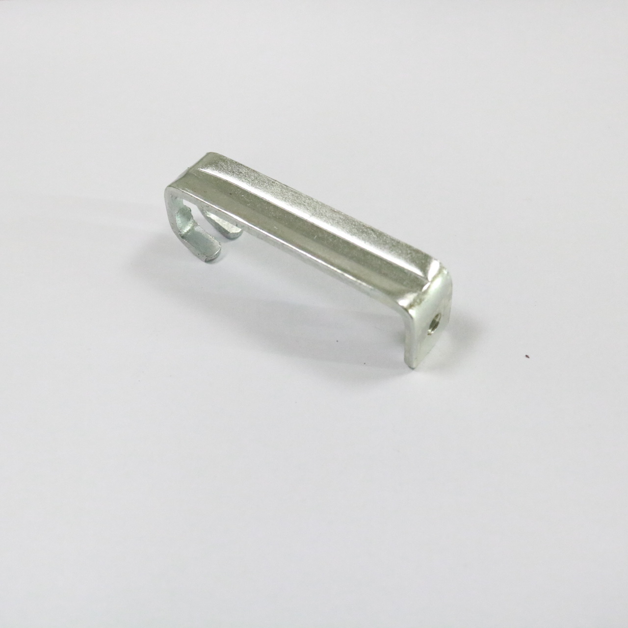 东莞石排五金厂家供应u形凹形金属挂钩固定卡扣铁镀镍冲压件加工