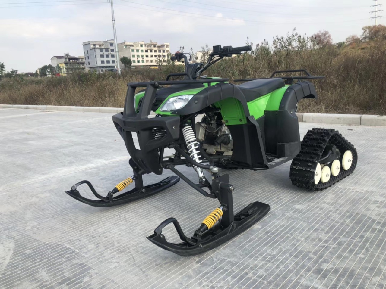 北极天四轮雪橇板履带轮200cc滑雪车四驱摩托车atv越野旅游区出租