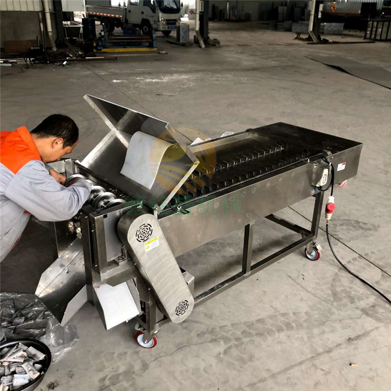 泠水江市鱼罐头加工设备 冰冻鱼切割机 省人工的冻带鱼切段机