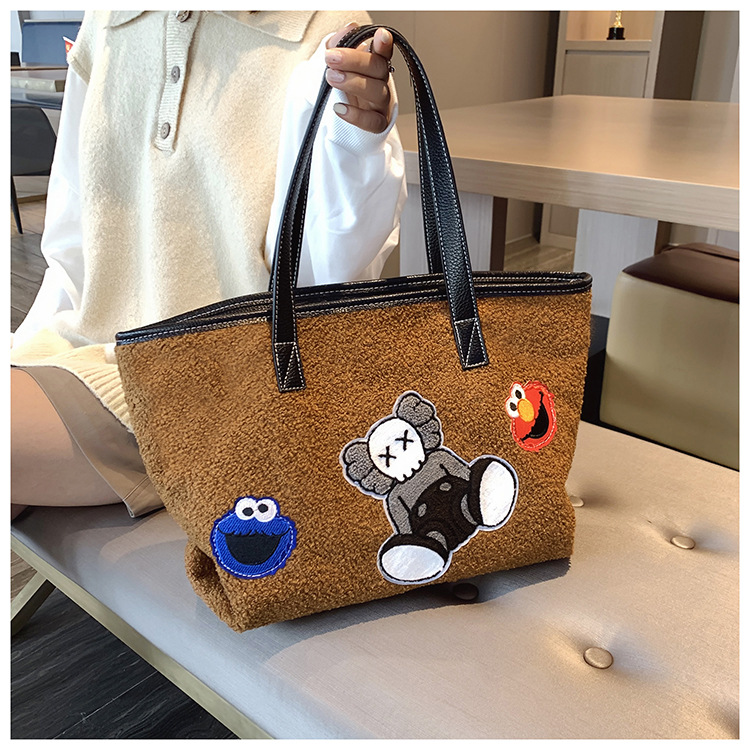 2020羊卷毛包包女大容量单肩包可爱手提包时尚简约休闲托特包女包