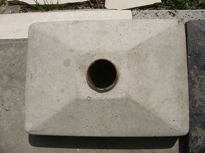 街道护栏灌水泥底座户外太阳伞水泥底座填充水泥底座混凝土基座