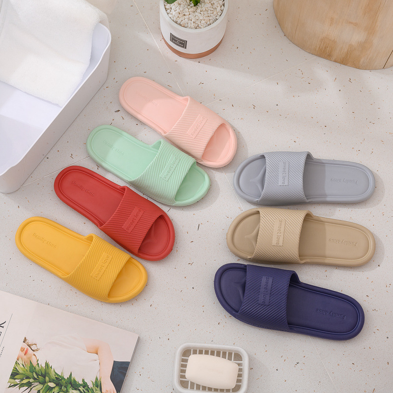 2023 New Home Slippers Summer Non-Slip Indoor Couple Household Sandals Women's Lightweight and Wear-Resistant Home Slippers