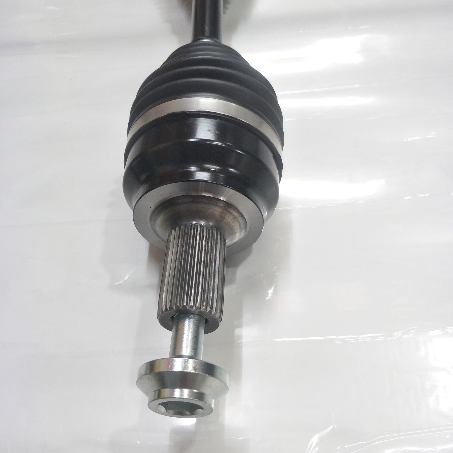 适用于梅赛德斯奔驰 2008-2015 w204 前左cv车轴轴 2043301101