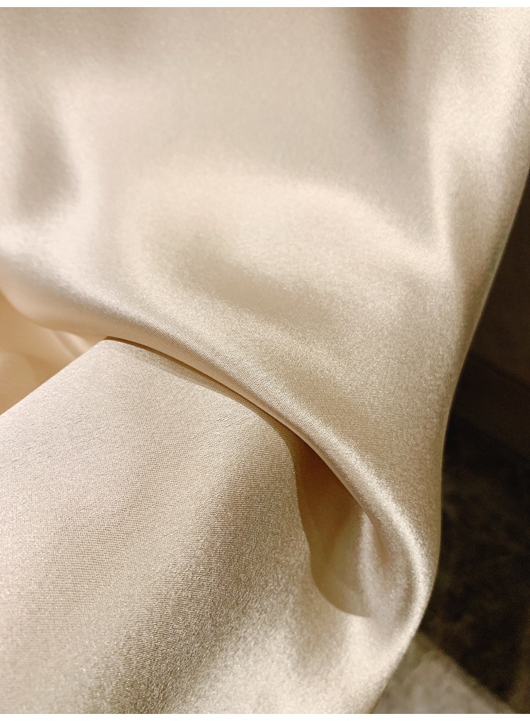 宝福禄2020年春夏新款超华丽斜裁三醋酸纤维吊带裙低调的华丽