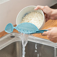 D厨房多功能不湿手洗米器镂空沥水淘米器 可挂式洗米挡米板