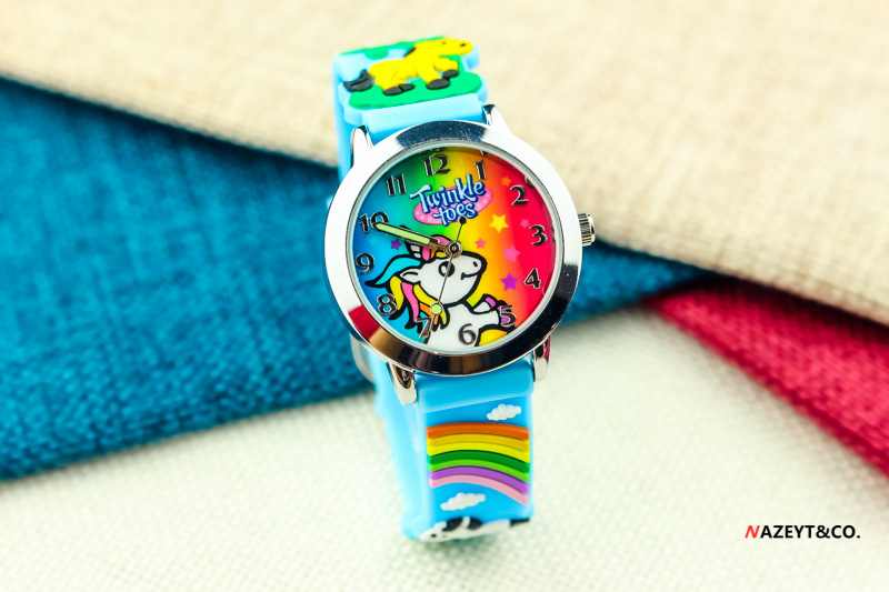 新款儿童彩色面小马卡通手表 幼儿园小学女孩可爱动物石英腕表