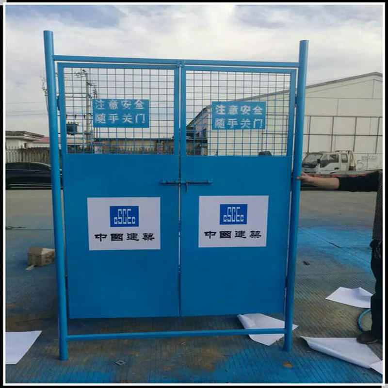人货电梯施工防护门 建筑楼层施工钢板网电梯门 升降机施工门