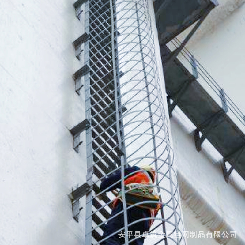 厂家定制 高铁热镀锌角钢安全爬梯 实体桥墩 空心桥墩墩顶检查梯