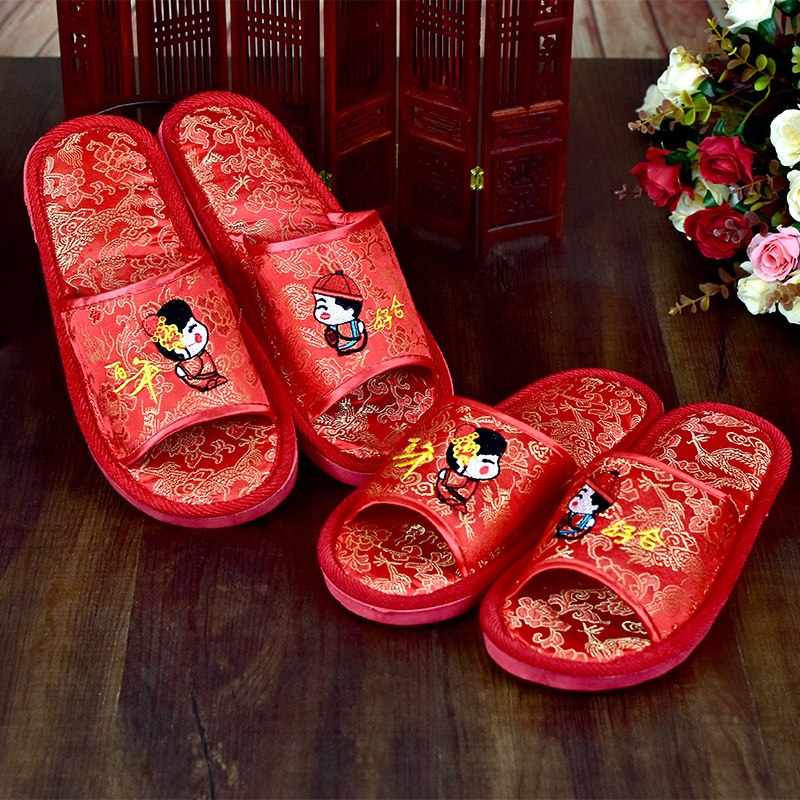 Spot Wedding Slippers Embroidered Cloth Celebration Ceremony Products Home Wedding Slippers Red Fabric Summer Slippers Manufacturer