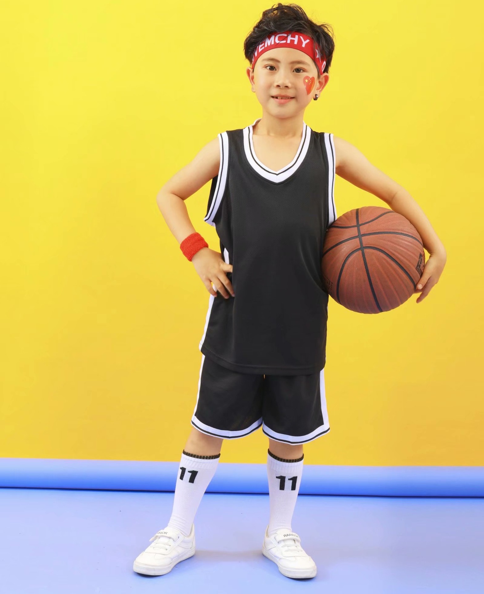 新款童装篮网篮球服套装幼儿园儿童运动球衣光板定制印字号比赛服