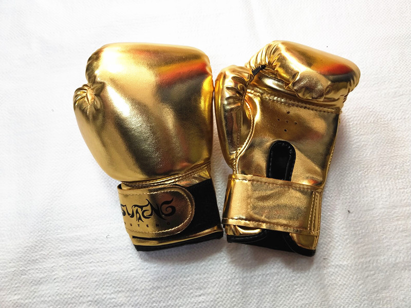 速腾金属膜儿童拳击手套 散打搏击打沙袋小拳套 海绵发泡成型内胆