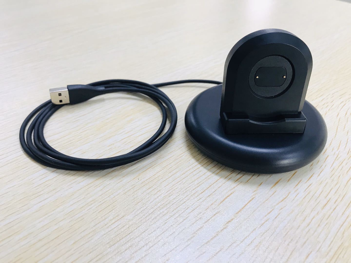 适用华为huaweigtgt2通用智能手表充电器80圆盘充电支架