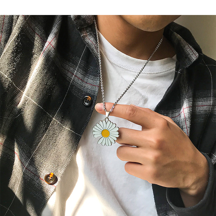 权志龙gd同款小雏菊项链蹦迪男女闪电金属吊坠菊花学生挂件配饰品
