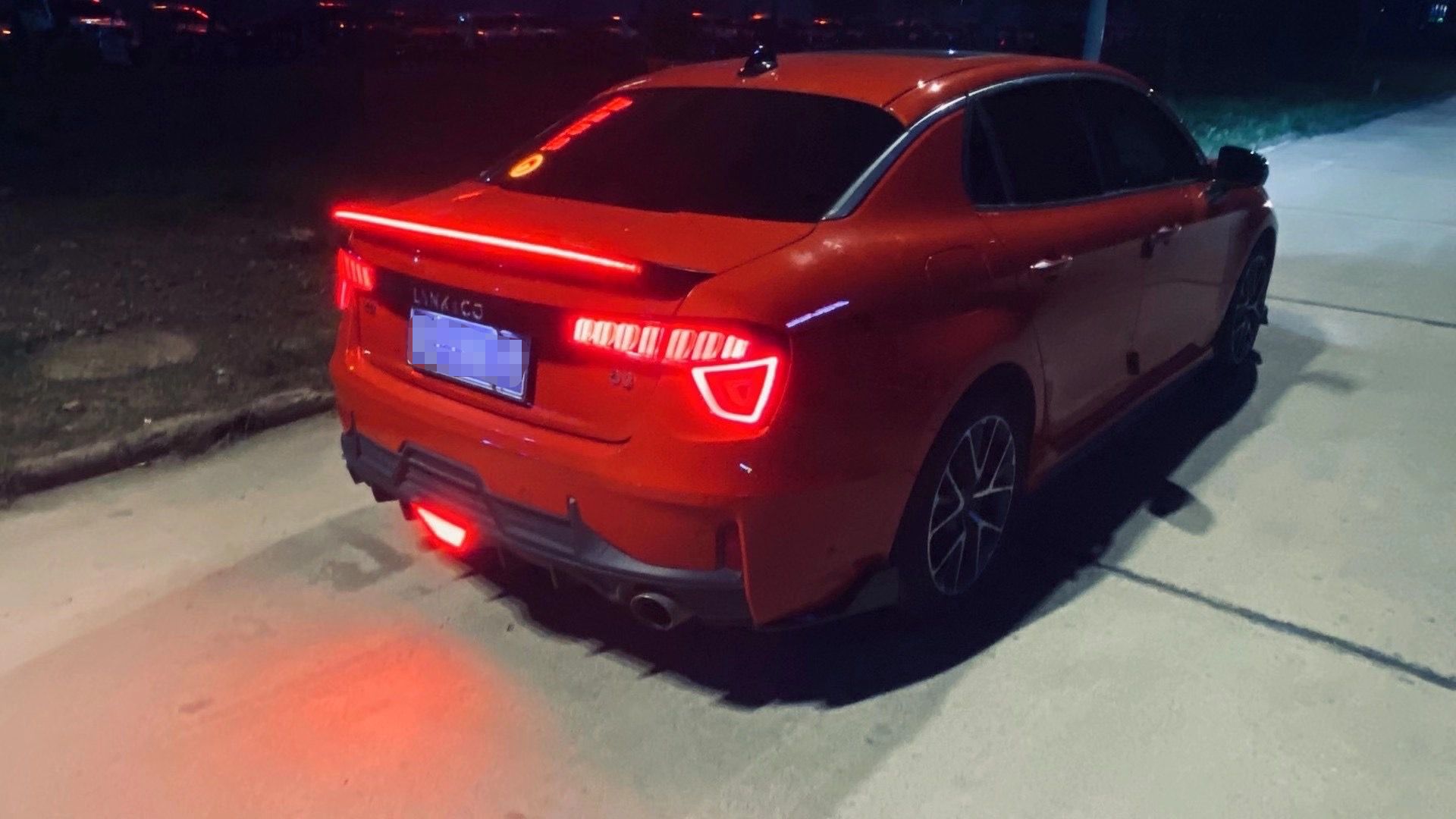 适用领克03改装尾翼带灯流光尾翼电光尾翼贯穿灯专用