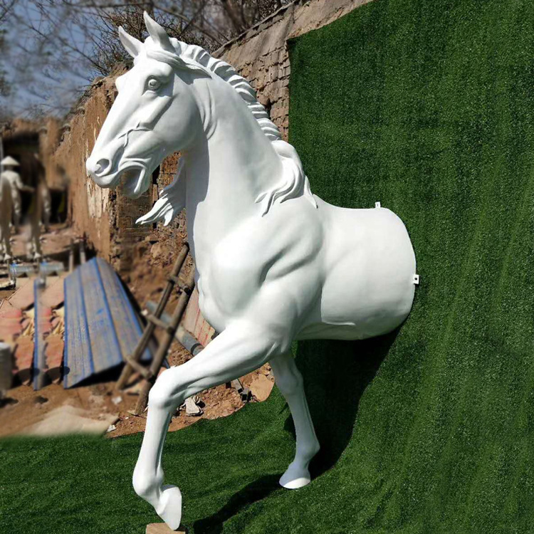 现货半身马雕塑玻璃钢马头穿墙马宽窄巷子雕塑ktv酒吧装饰可定做