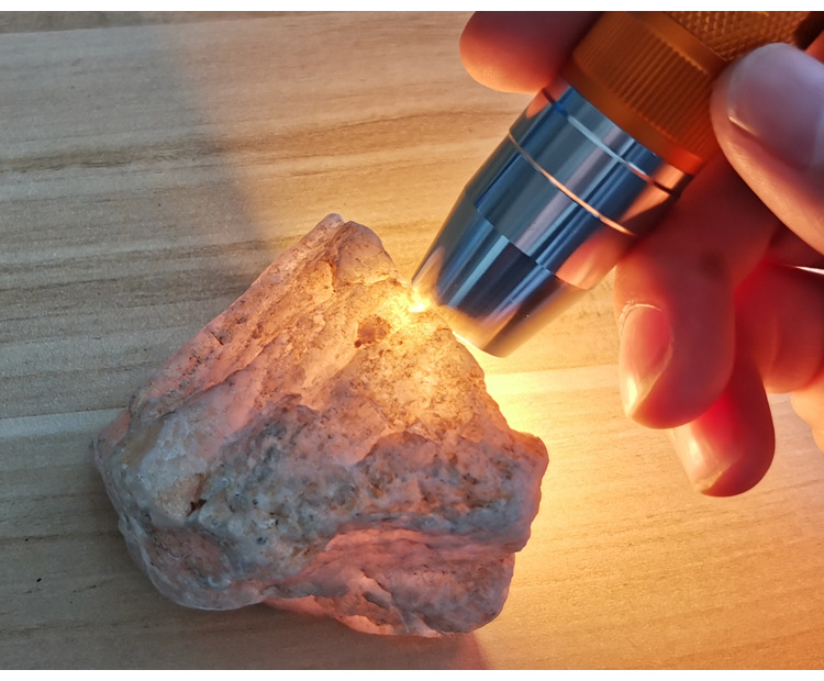 高亮照玉石专用强光手电筒 鉴定赌石翡翠原石文玩 白光灯迷你家用