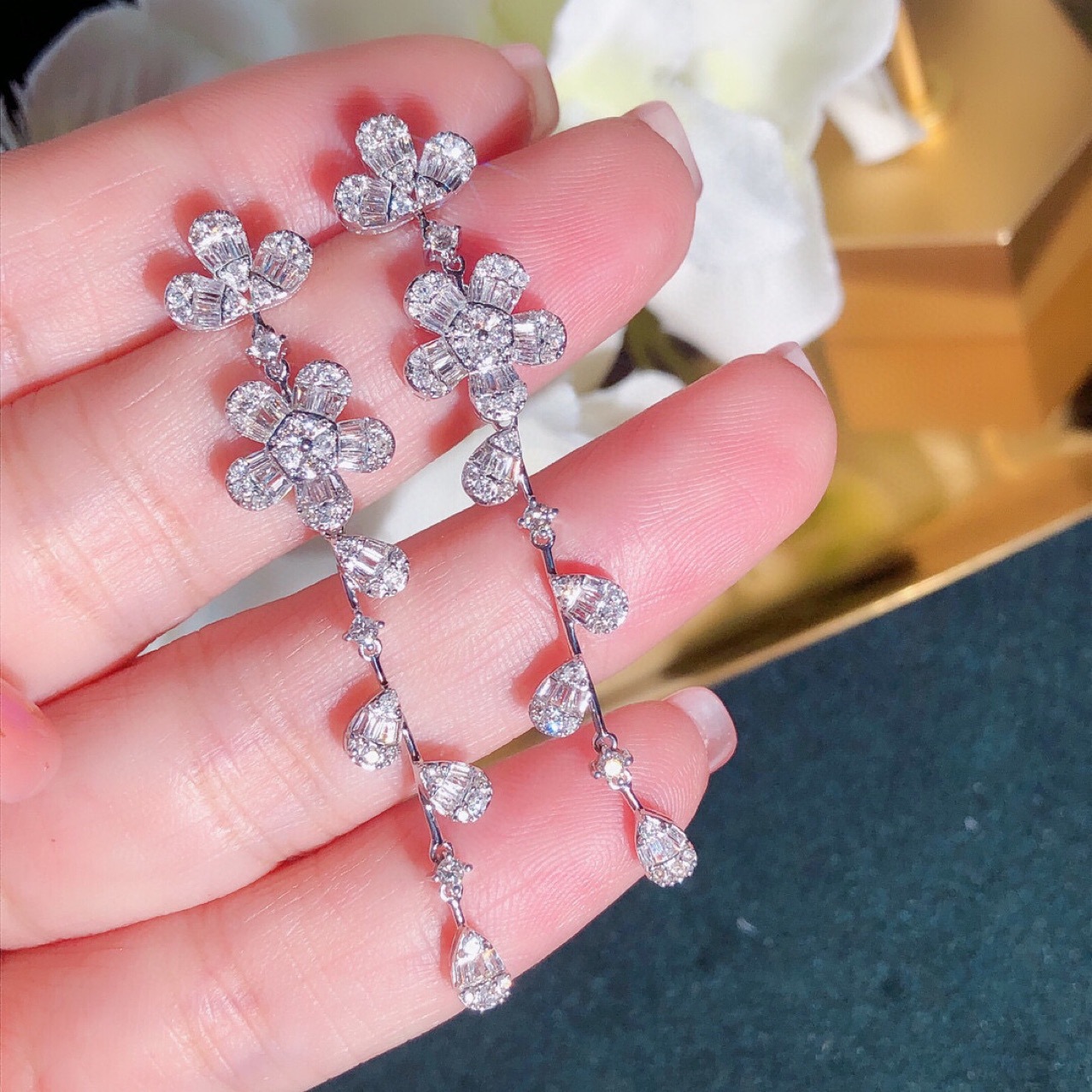 雅度珠宝 18k白金钻石耳环 花蕾款式耳钉 天然南非钻石耳环 批发