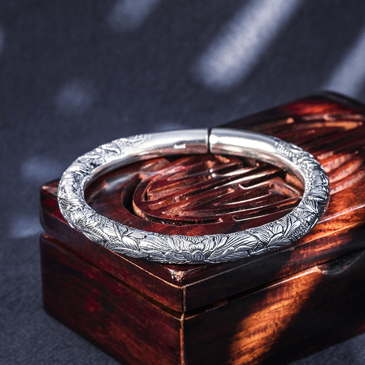 大理银匠手工制作 丽江雪花银手镯 s999足银复古牡丹光面手环