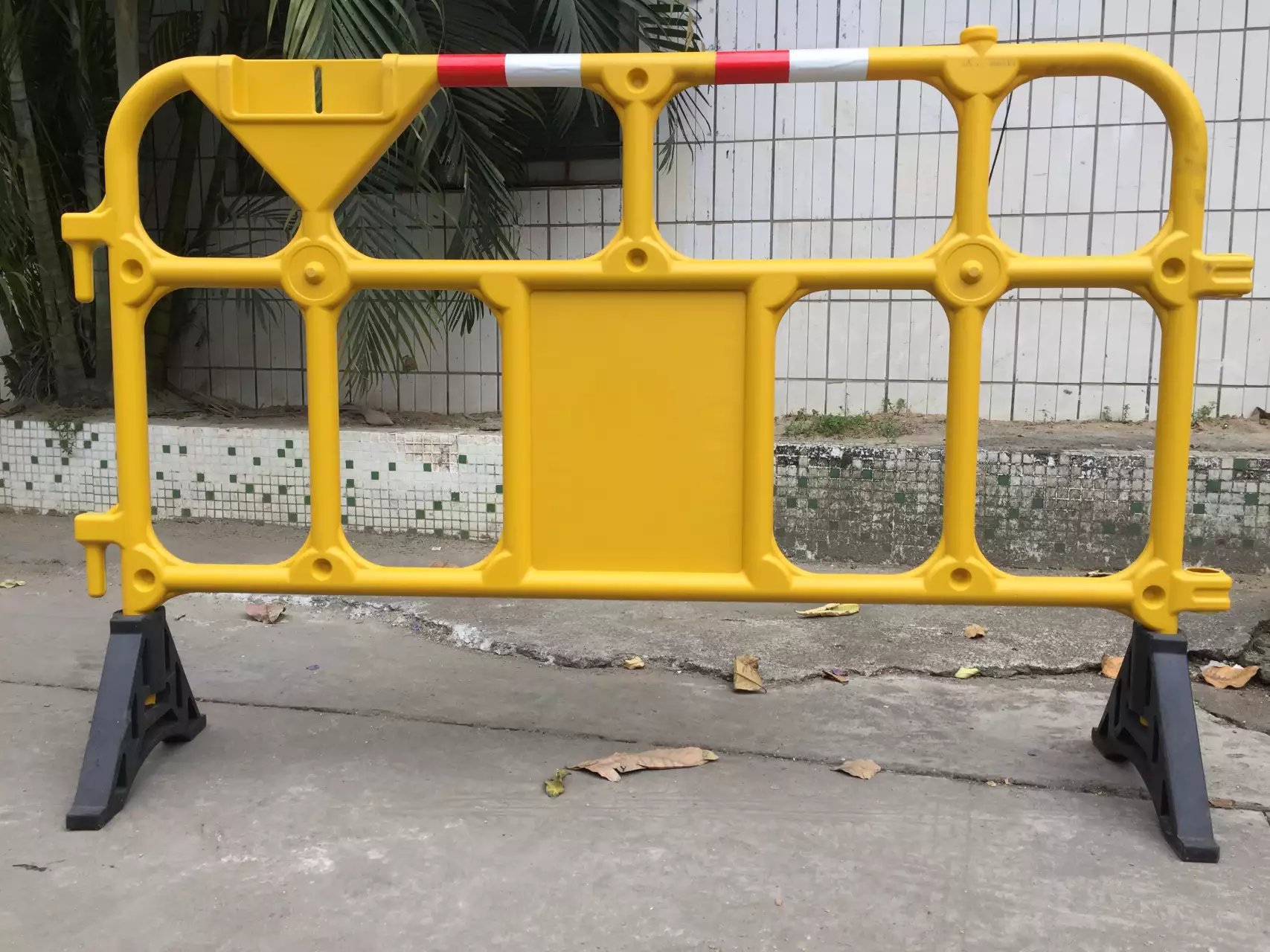 厂家直销塑料pvc铁马护栏可移动拆卸pvc铁马围栏道路施工隔离护栏