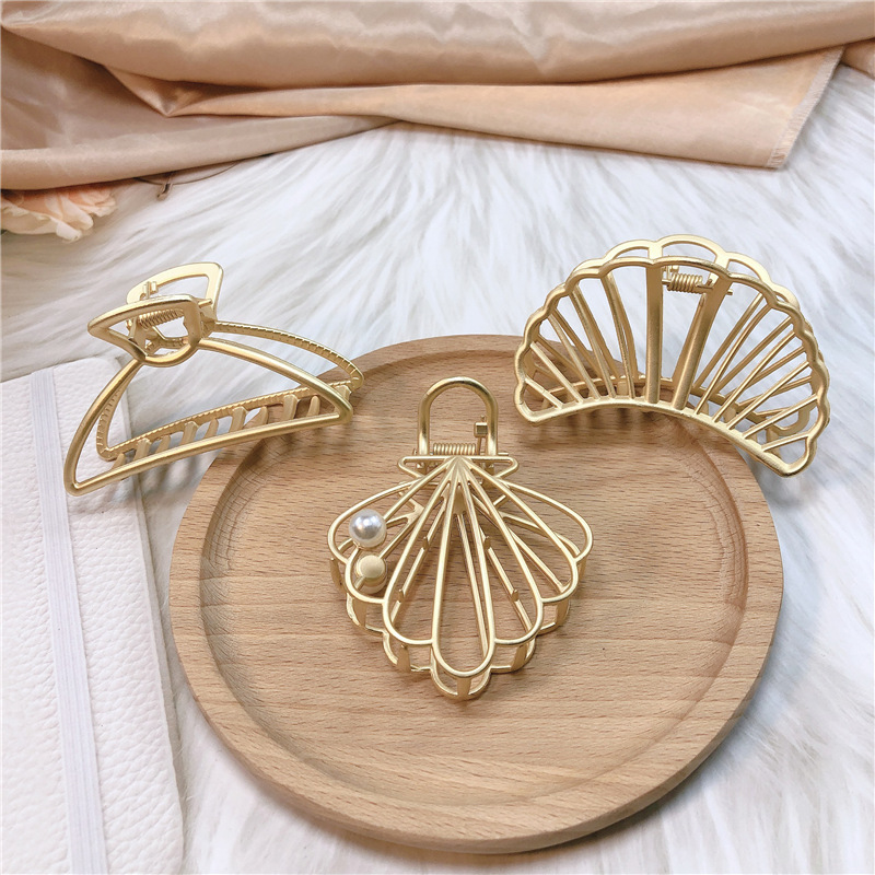 Korean-Style Elegant Asian Gold Hollow Geometry Grip Elegant Back Head Half Tie up a Bun Hairstyle Shower Updo Side Clip for Women