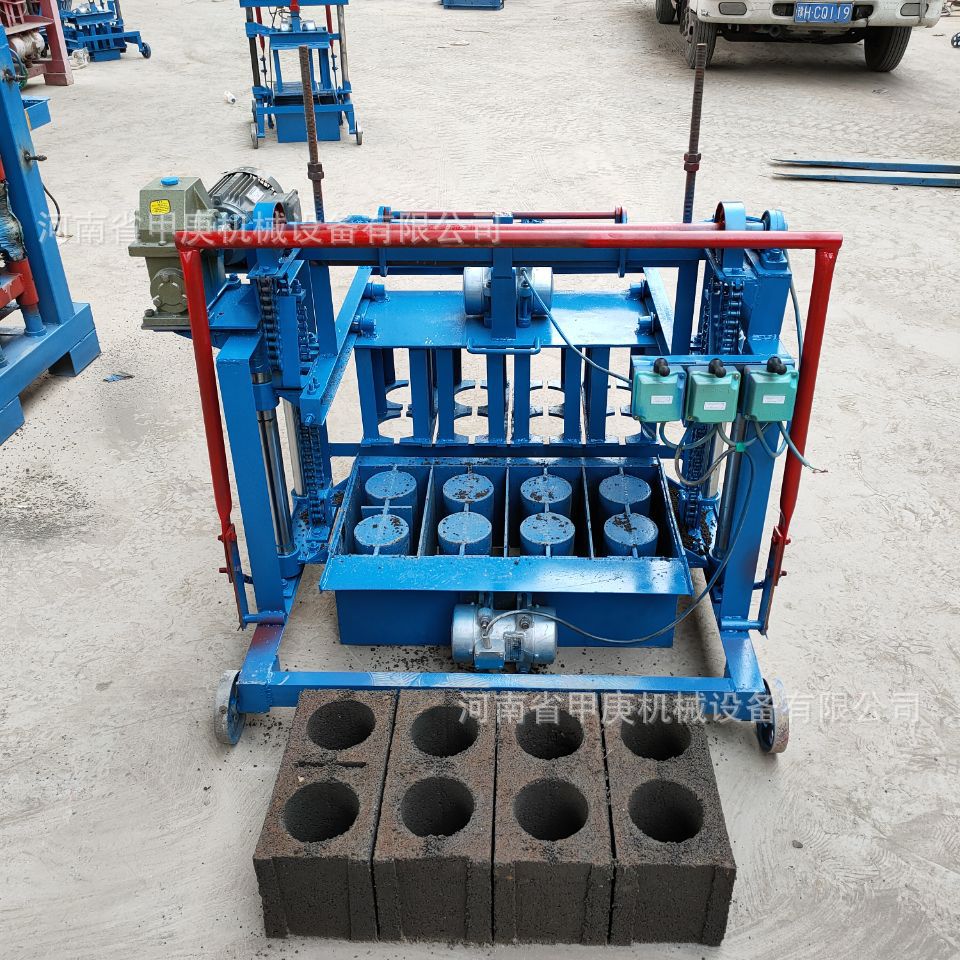 四川空心砖设备自动提升行走式圆孔空心砖机家用小型免烧打砖机