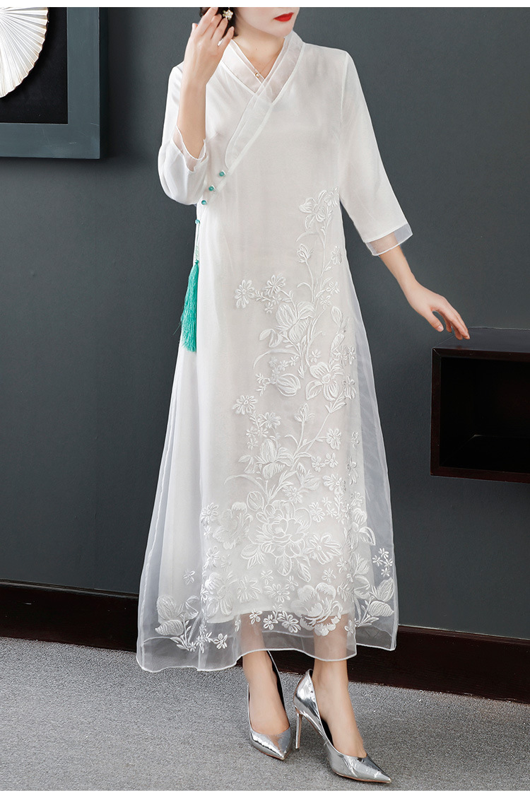 2020春装女款复古中国风礼服立领白色长裙子欧根纱刺绣绣花连衣裙