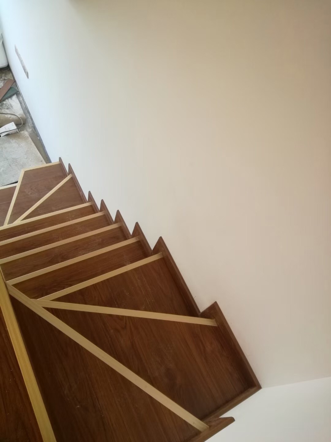 复合木地板收边条柜子隔断楼梯七字扣条佛山批发铝合金直角扣