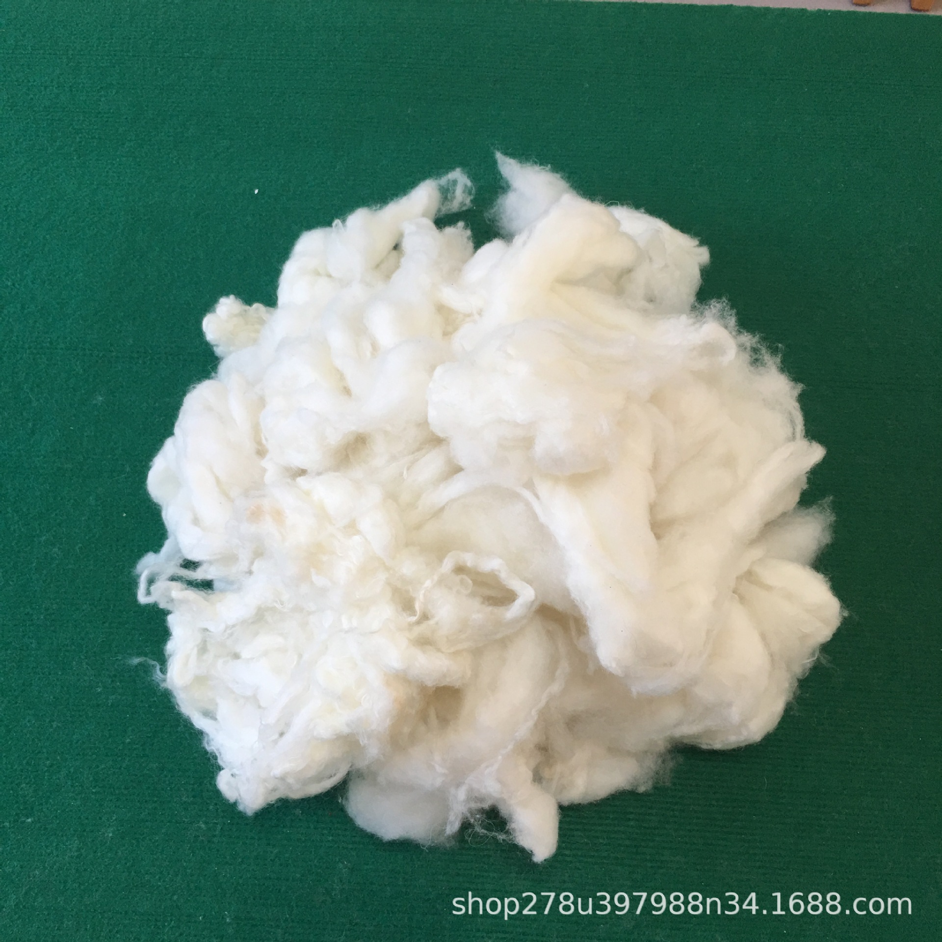 厂家直供丝光羊绒 精梳绵羊绒羊毛原料 羊绒被羊绒裤填充物