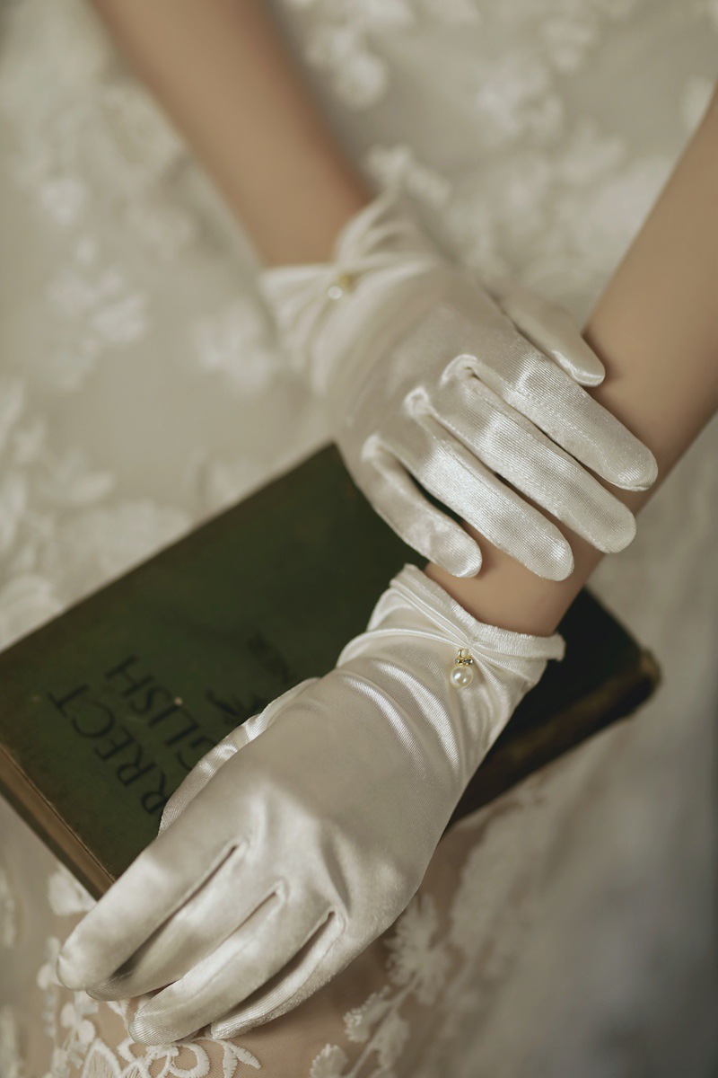 新娘手套蕾丝白色结婚婚庆婚礼白纱婚纱缎面短款优雅复古珍珠手袖