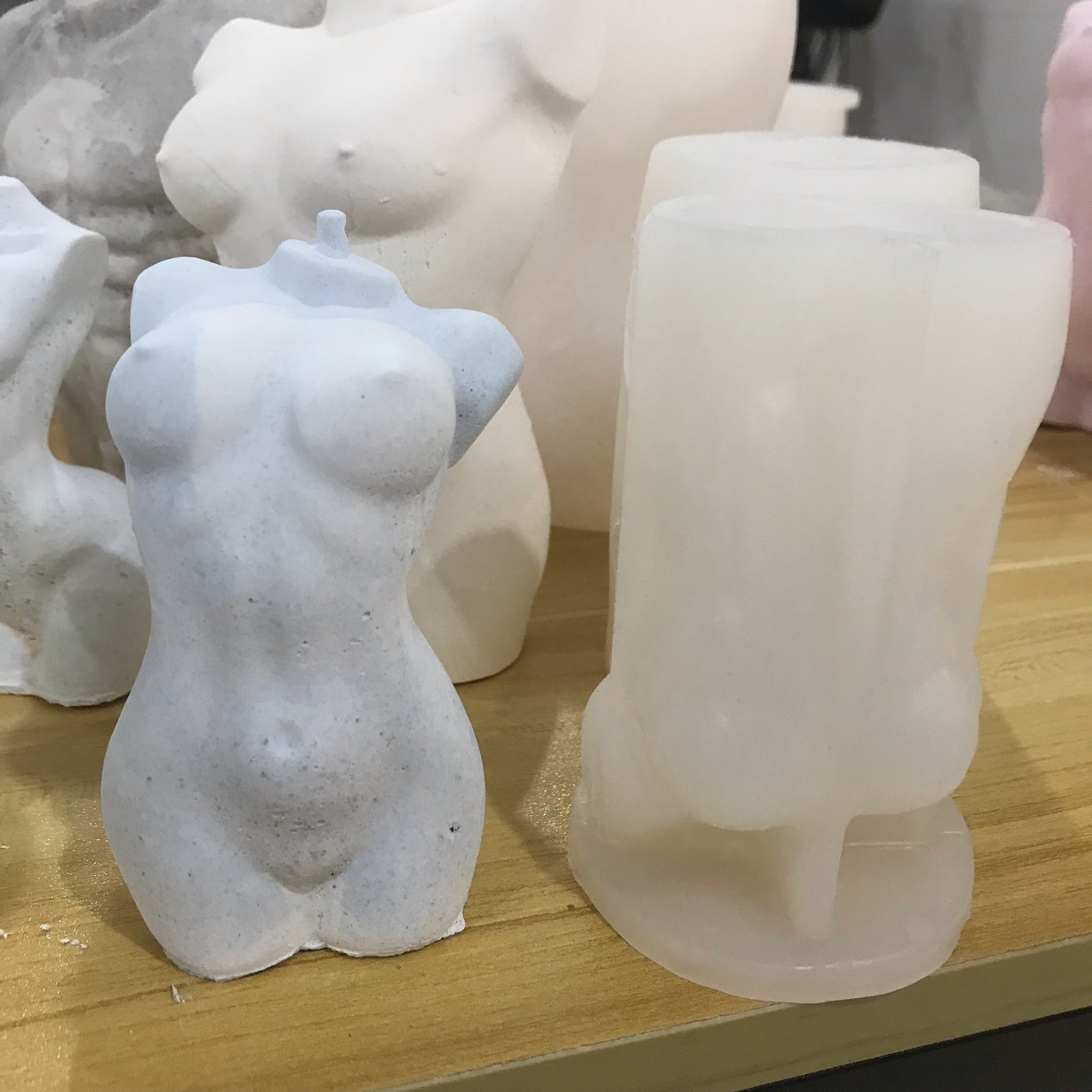 diy人体硅胶模具3d害羞女性大屁股香薰蜡烛石膏滴胶食品硅胶磨具