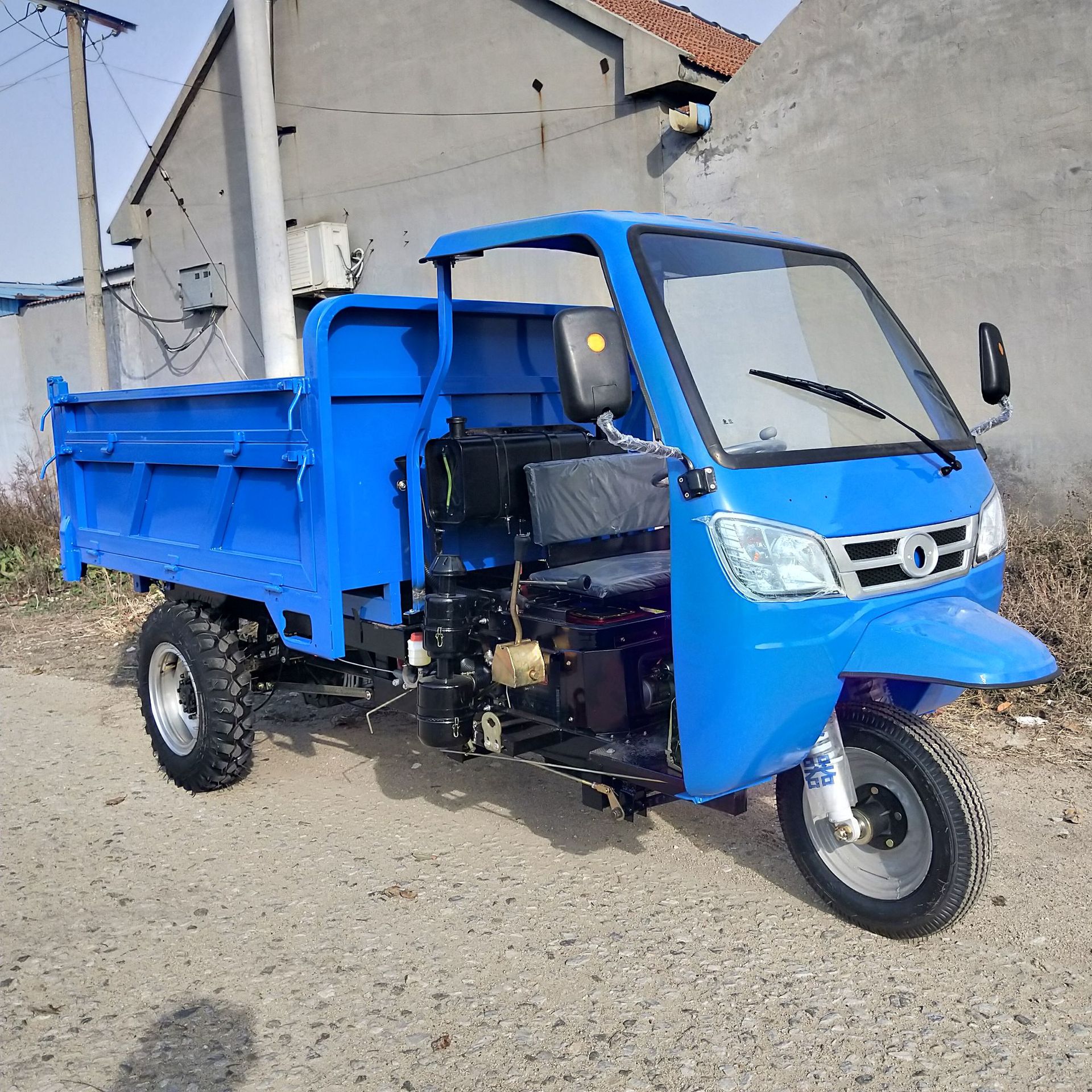 柴油三轮车农用工程工地爬山爬坡载重五征时风三轮自卸运输翻斗车