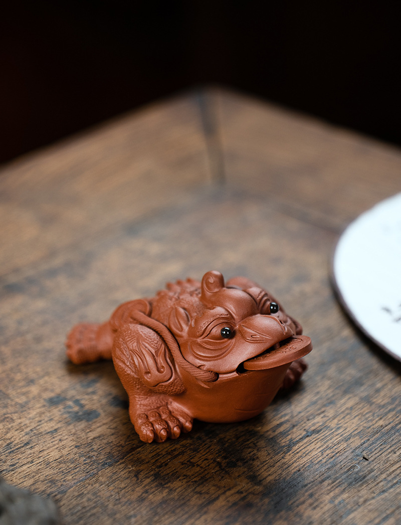 宜兴紫砂茶宠金蟾手工 原矿紫泥招财三足金蟾蜍茶盘摆件雕塑批发