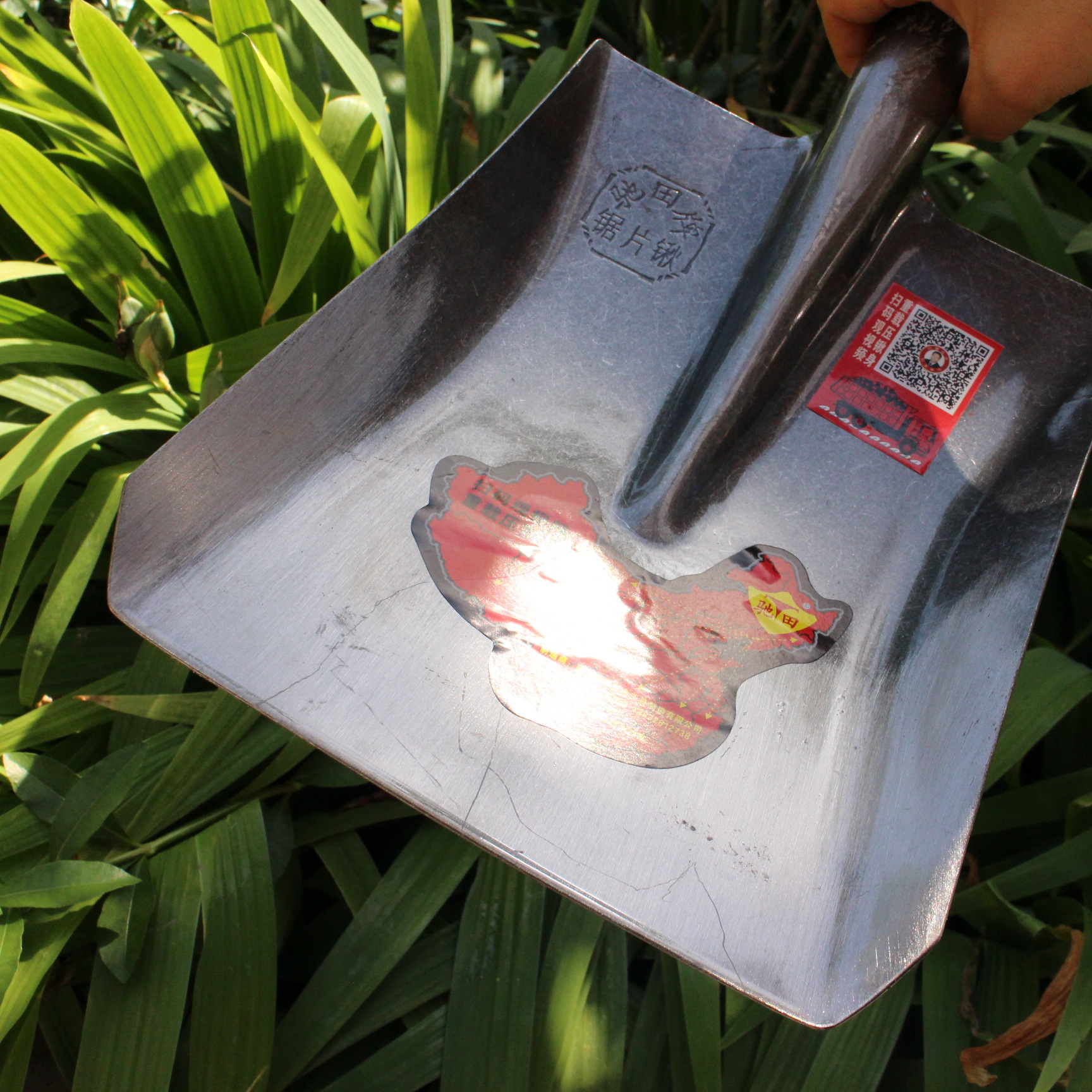 厂家批发平头锹洋锹钢锹木柄铁铲锹锰钢锹斗锹尖头钢铲不卷刃