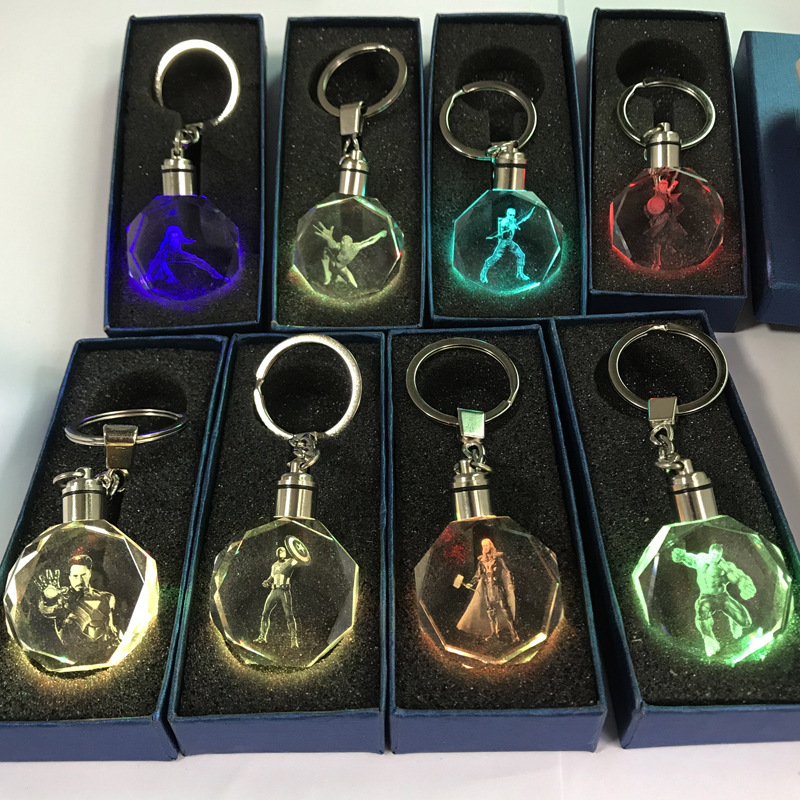 创意玻璃钥匙扣led漫威复仇者联盟水晶钥匙链情侣挂饰送女友礼物