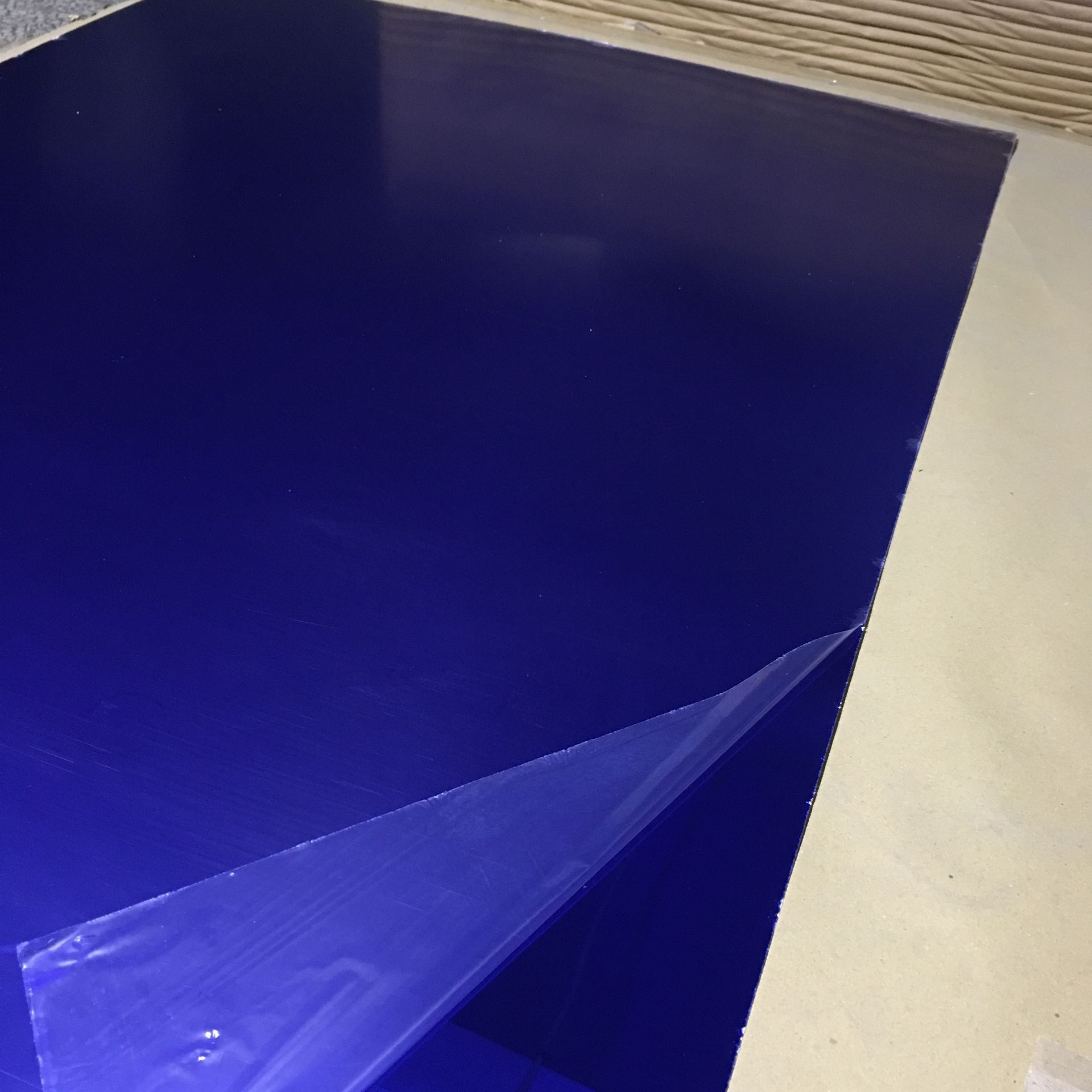 宝蓝色镜面亚克力板 亚克力镜片 带胶ps镜片 带颜色塑料镜片定制-阿里