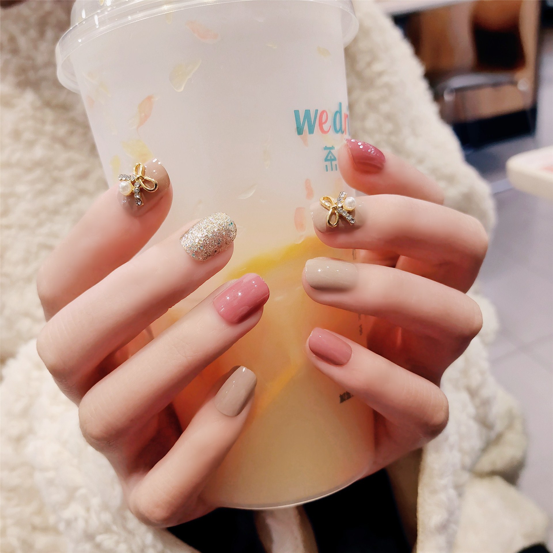 美甲贴片假指甲成品方头短款浅色系少女指甲贴可拆卸穿戴美甲显白