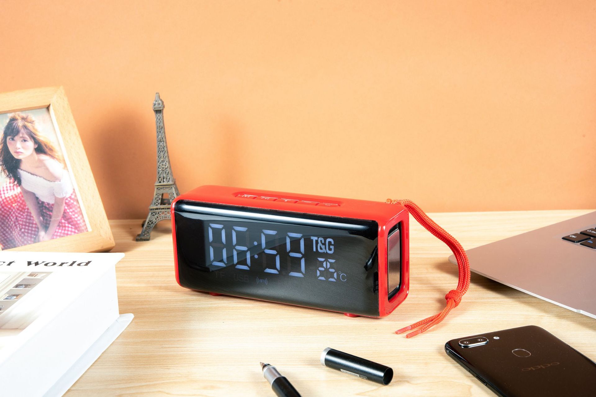 新款tg174创意闹钟蓝牙音箱户外手提便携无线插卡音箱收音机时钟