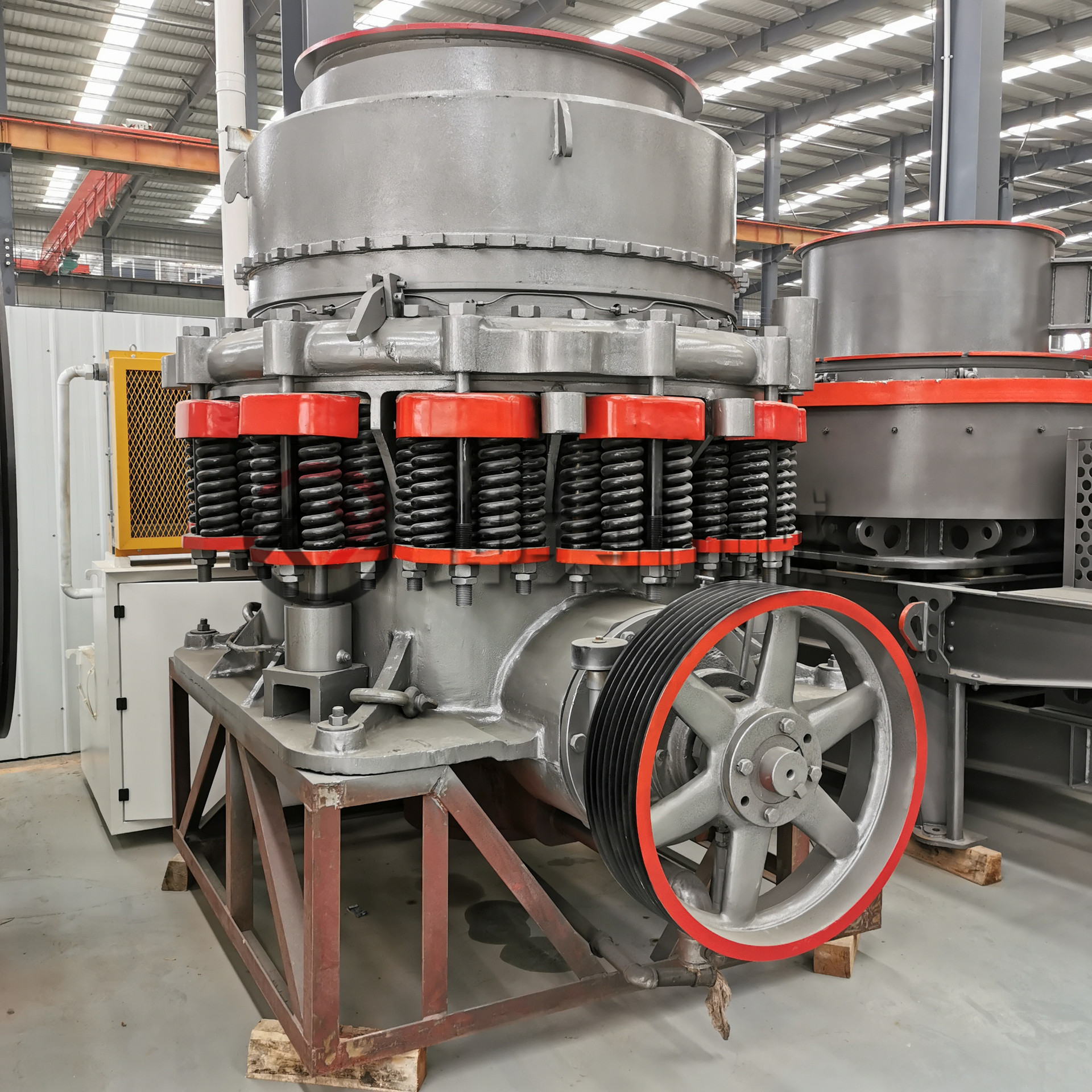 昆明移动式弹簧圆锥破碎机石英石液压式圆锥破单缸圆锥式破碎机