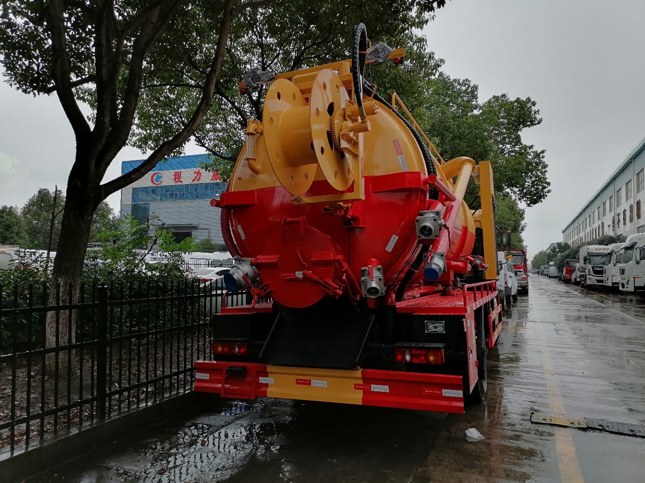 15吨吸污车价格,东风天锦吸污车图片,大功率水循环真空泵降价了