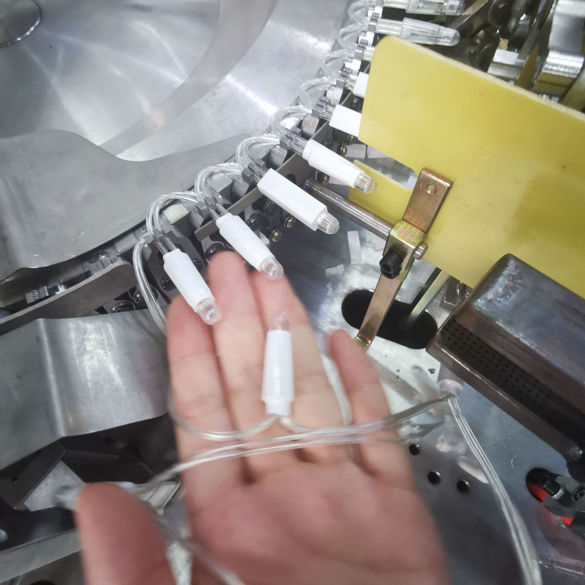 自动led模组灯串点光源线材裁线摆线机,单线多线可裁,摆线焊线06