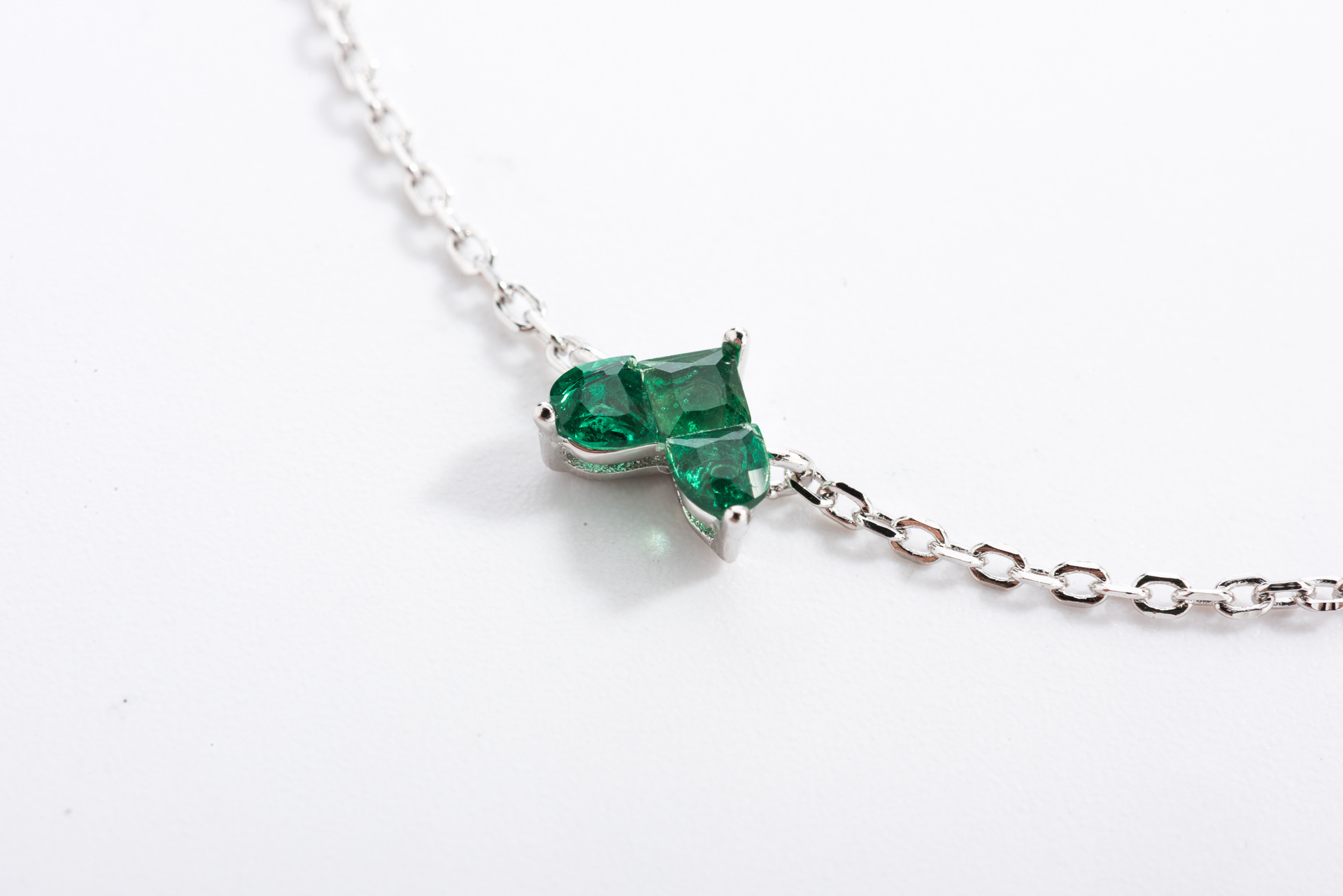 时尚翠绿色爱心手链女 臻爱之心绿刚玉绿爱心手串女款手链批发