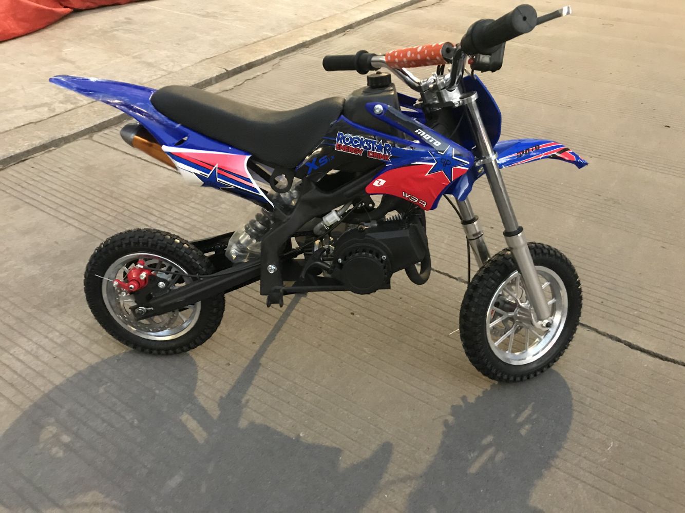 49cc迷你摩托车 小摩托车成人汽油二冲程越野摩托车可加配 加大轮