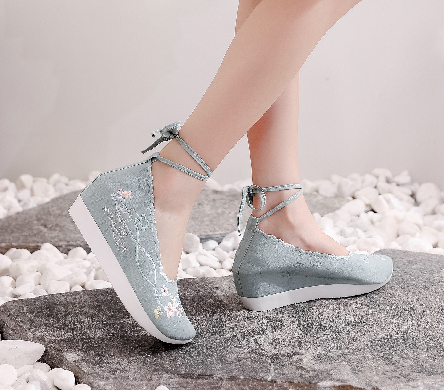 晚蝶-步云履汉服鞋子女古风古装搭配复古民族风绣花鞋子女