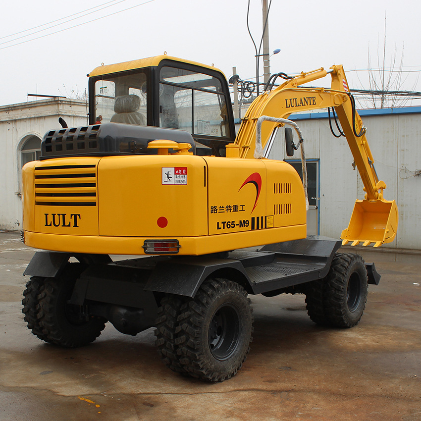 山东小型轮胎式挖掘机果园家用小型挖掘机