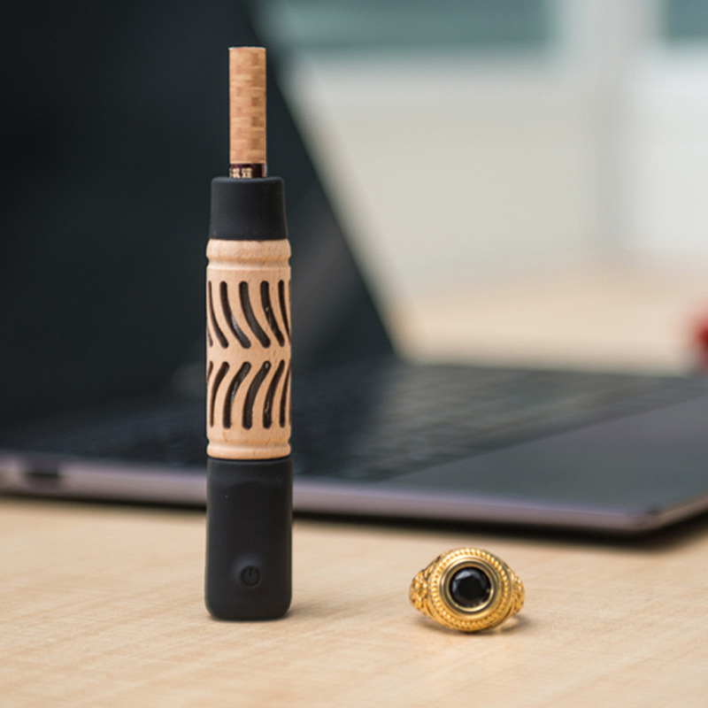 不掉烟灰充电烟套懒人烟嘴电子点烟器车内烟嘴防尘带磁吸